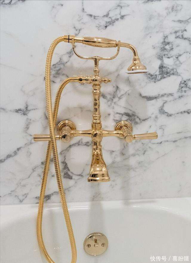 斥3亿建白宫宴会厅遭怒怼！翻新林肯浴室自夸复刻历史？